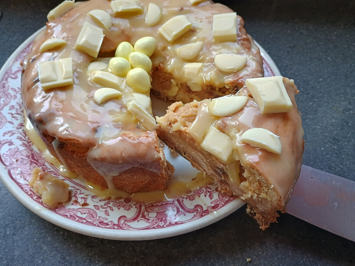 Kinder Milkybar Cookie Pie